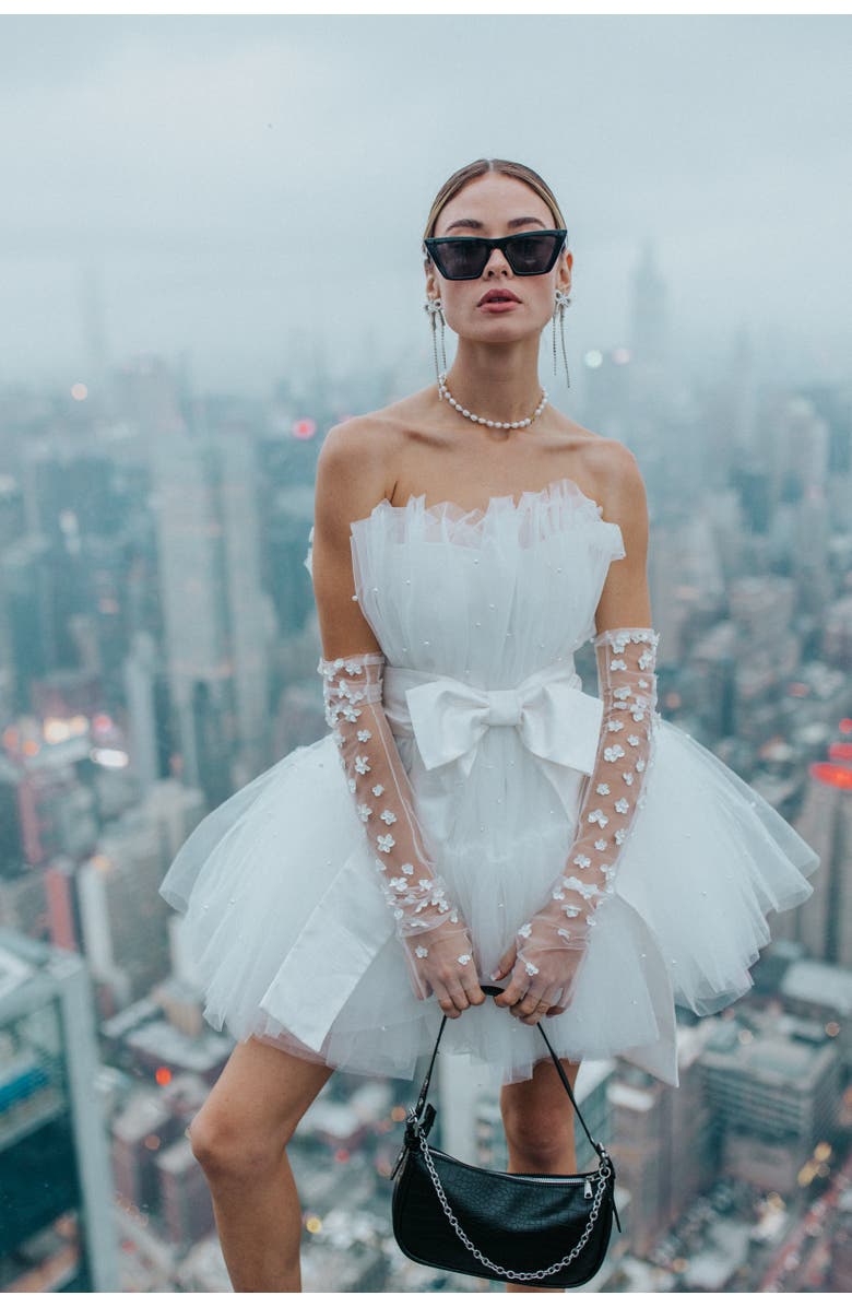 Untamed Petals Valiant Sheer Gloves, Alternate, color, Ivory