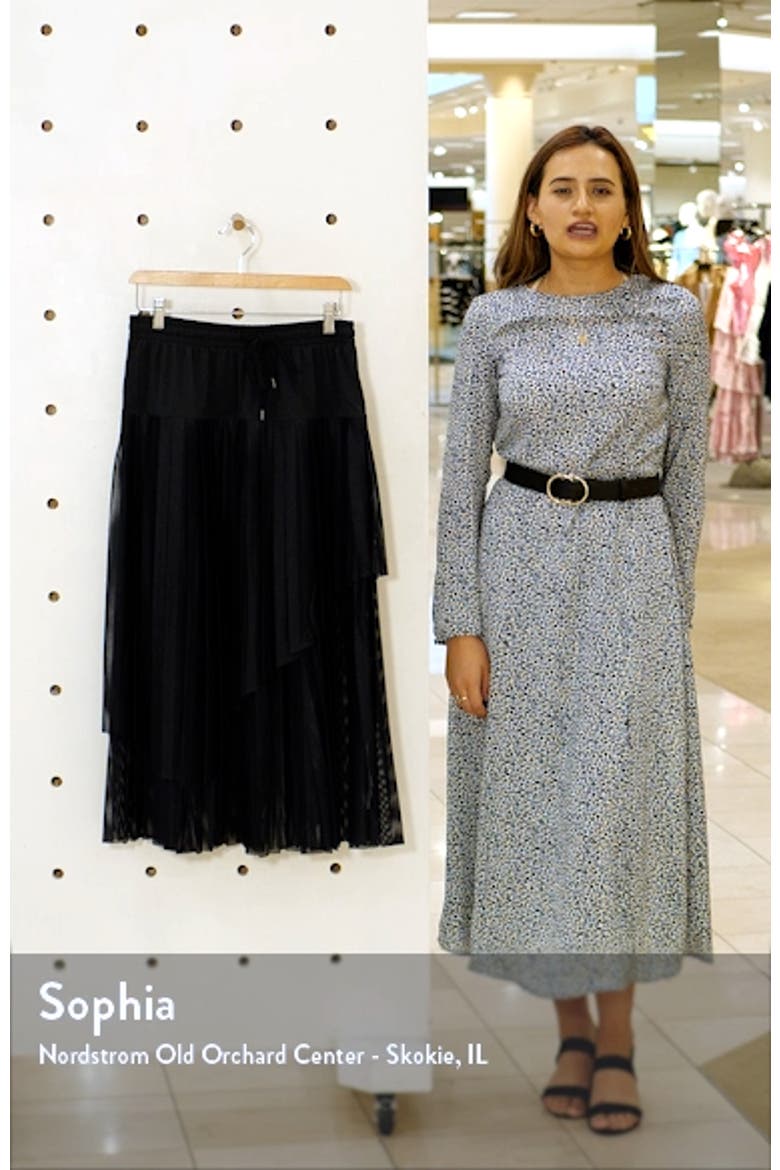 Mesh Overlay Pleated Skirt video