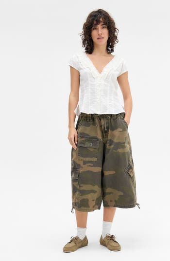 Ria Ruffle Top