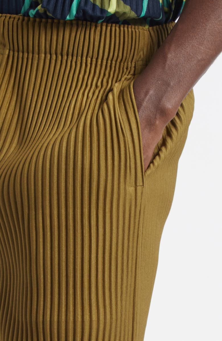 Homme Plissé Issey Miyake Pleated Shorts, Alternate, color, Olive Khaki