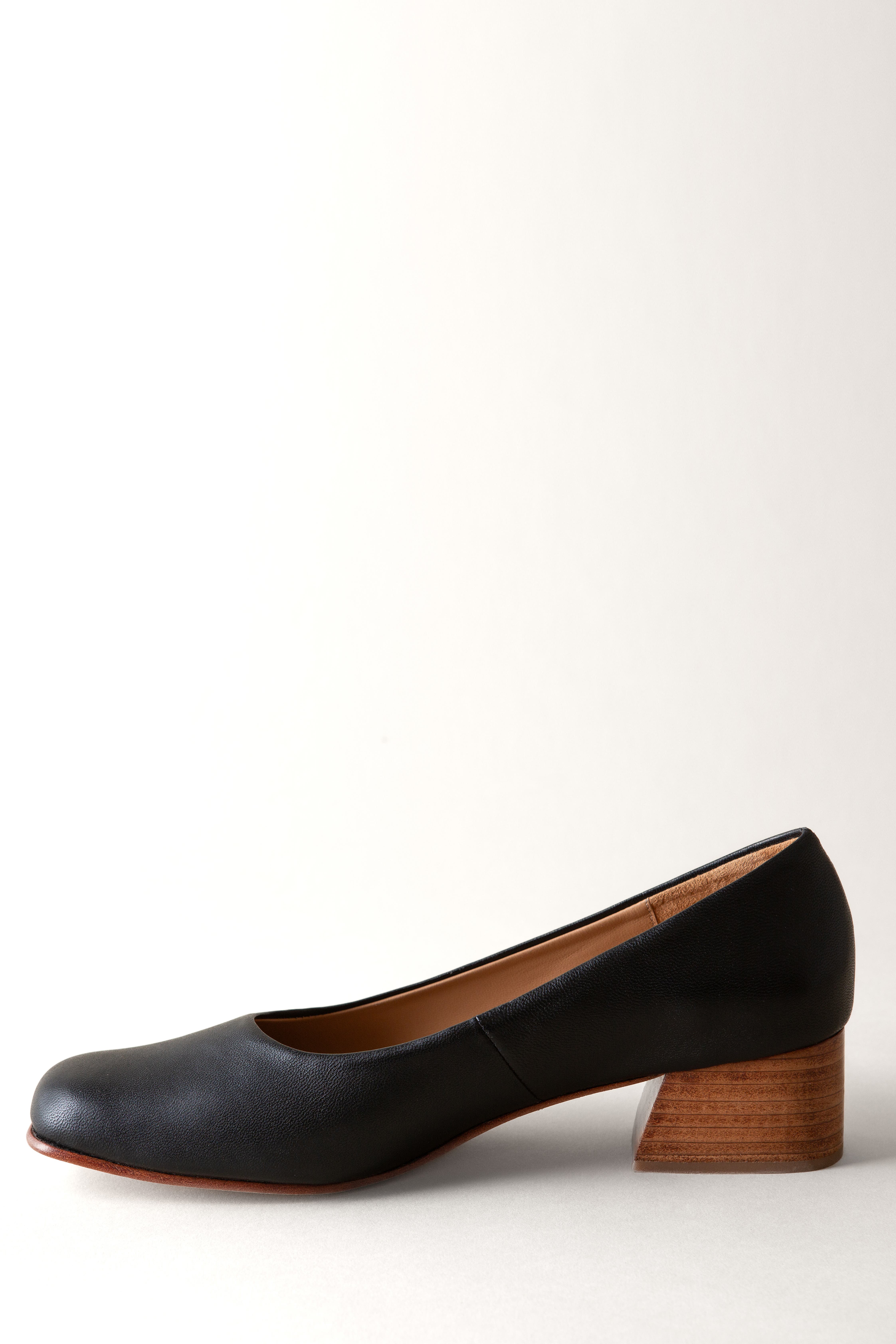 Huma Blanco Luisa Pump, Alternate, color, Coal