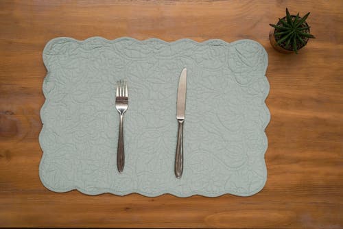 C & F Home C&f Home Christiana Breeze Reversible Machine Washable Scallop Quilt Placemats Set Of 6 In Blue