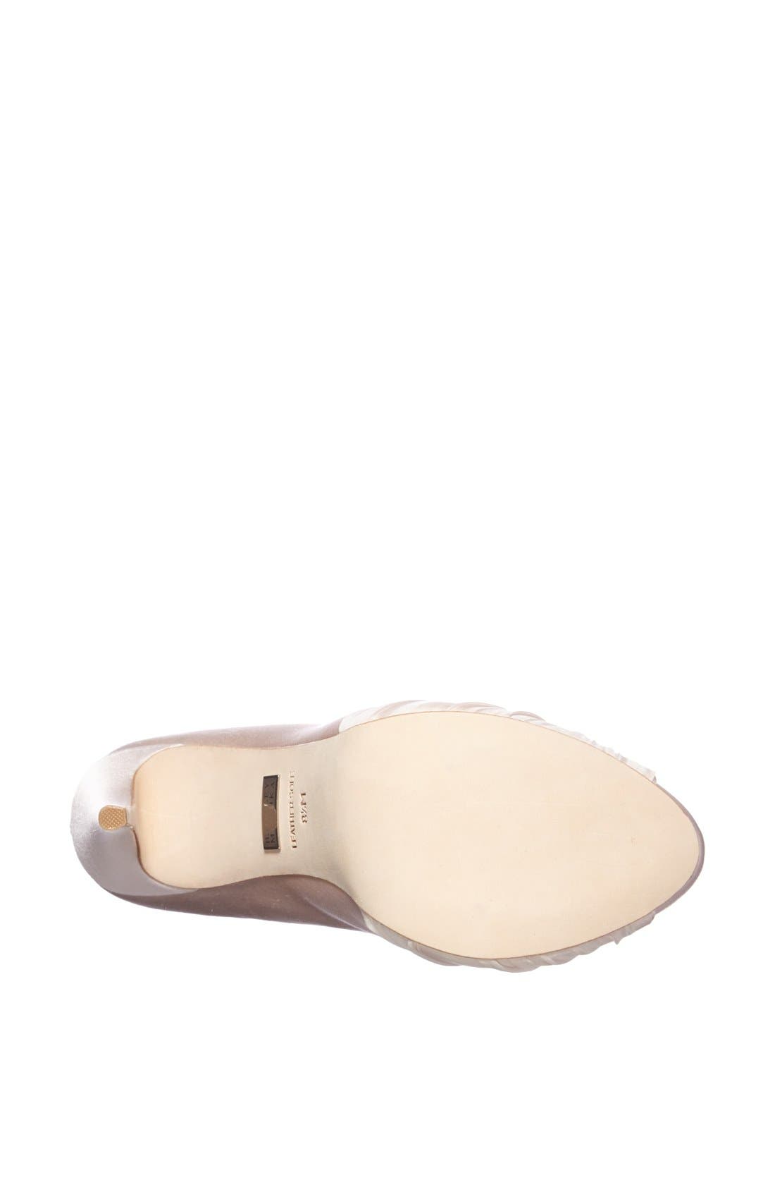 Badgley Mischka 'Petal' Pump, Alternate, color, LIGHT PINK