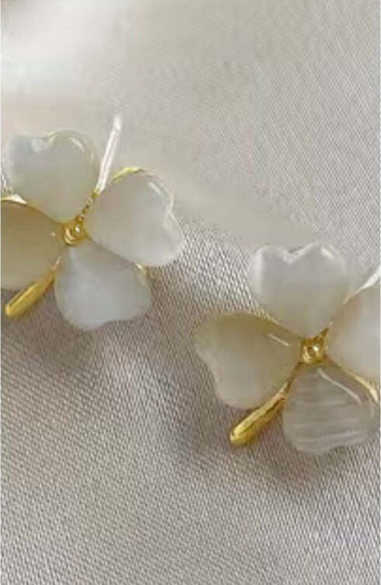Erin McDermott Jewelry Mother of Pearl Heart Clover Earrings, Alternate, color,
