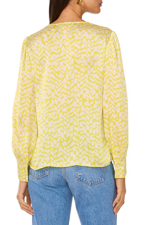 VINCE CAMUTO VINCE CAMUTO ABSTRACT PRINT SHIRRED BUTTON-UP SHIRT 