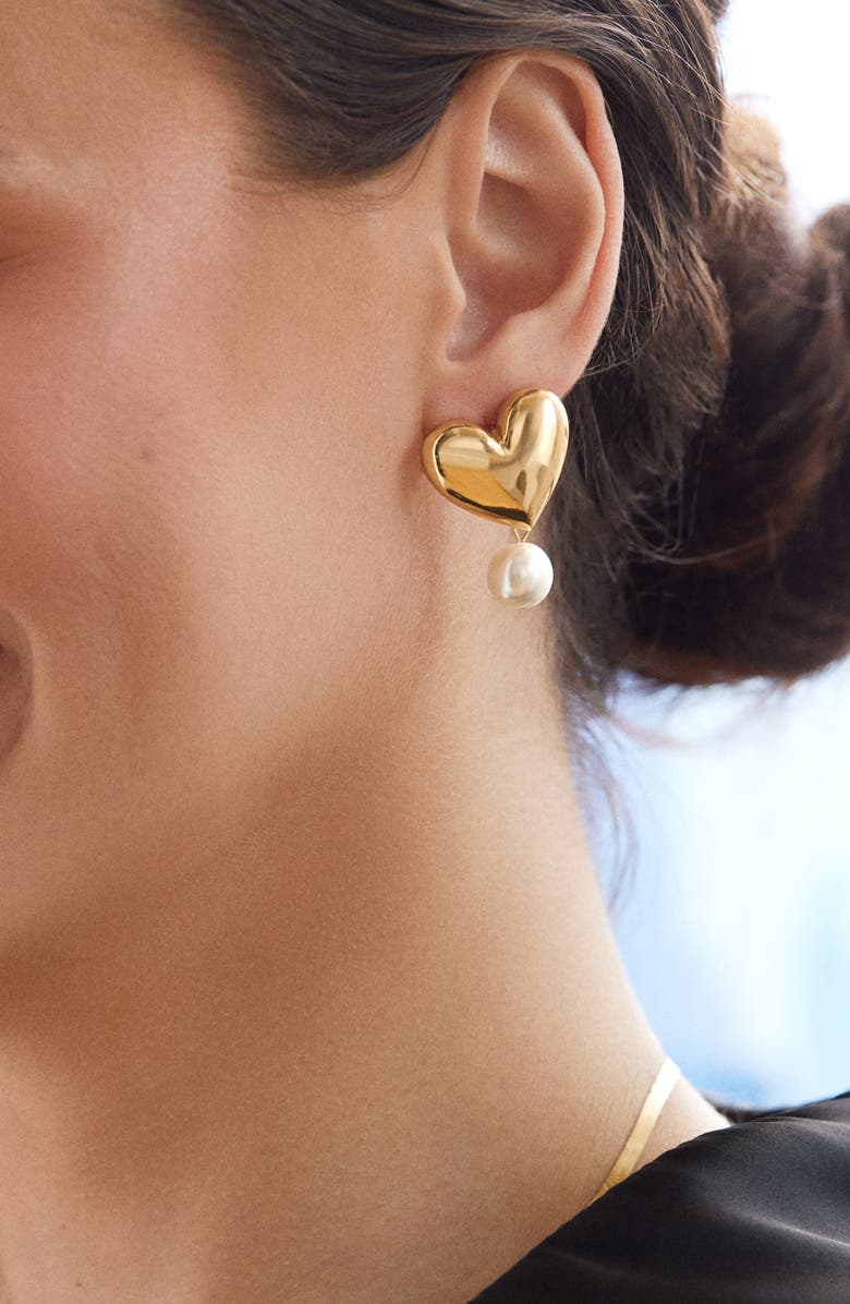 BaubleBar Imitation Pearl Heart Stud Earrings, Alternate, color, 