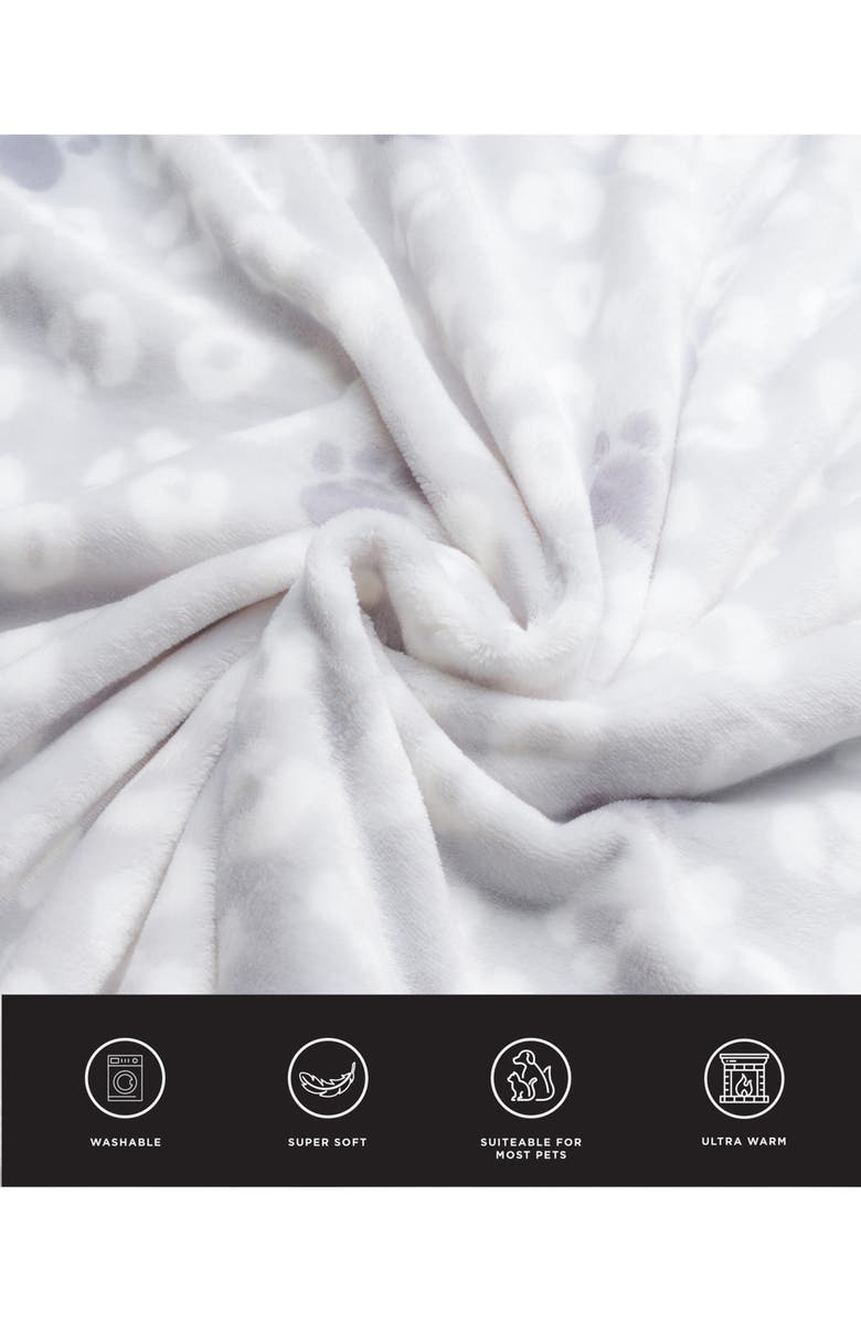 Juicy Couture Plush Throw & Fleece Pillow Set, Alternate, color, Grey/White