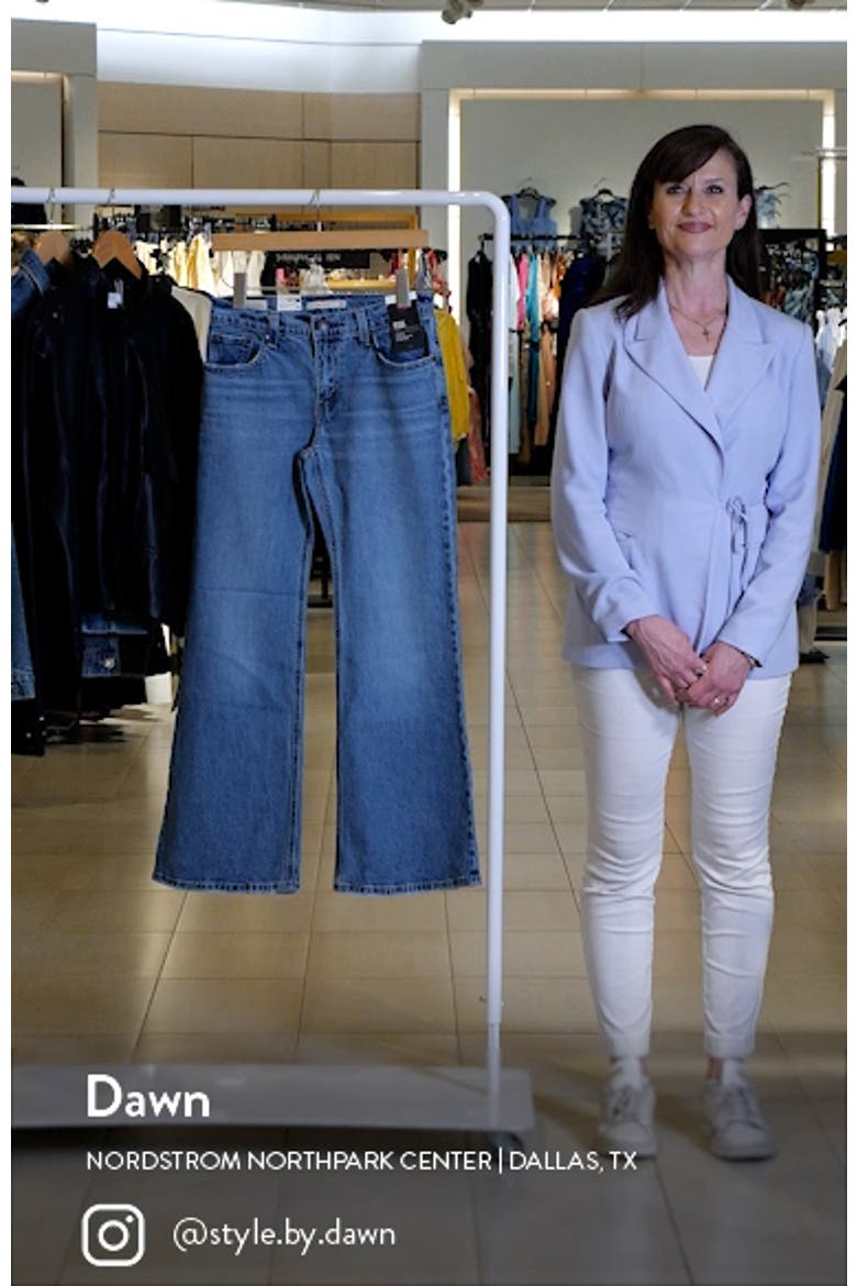 Middy Flare Jeans video