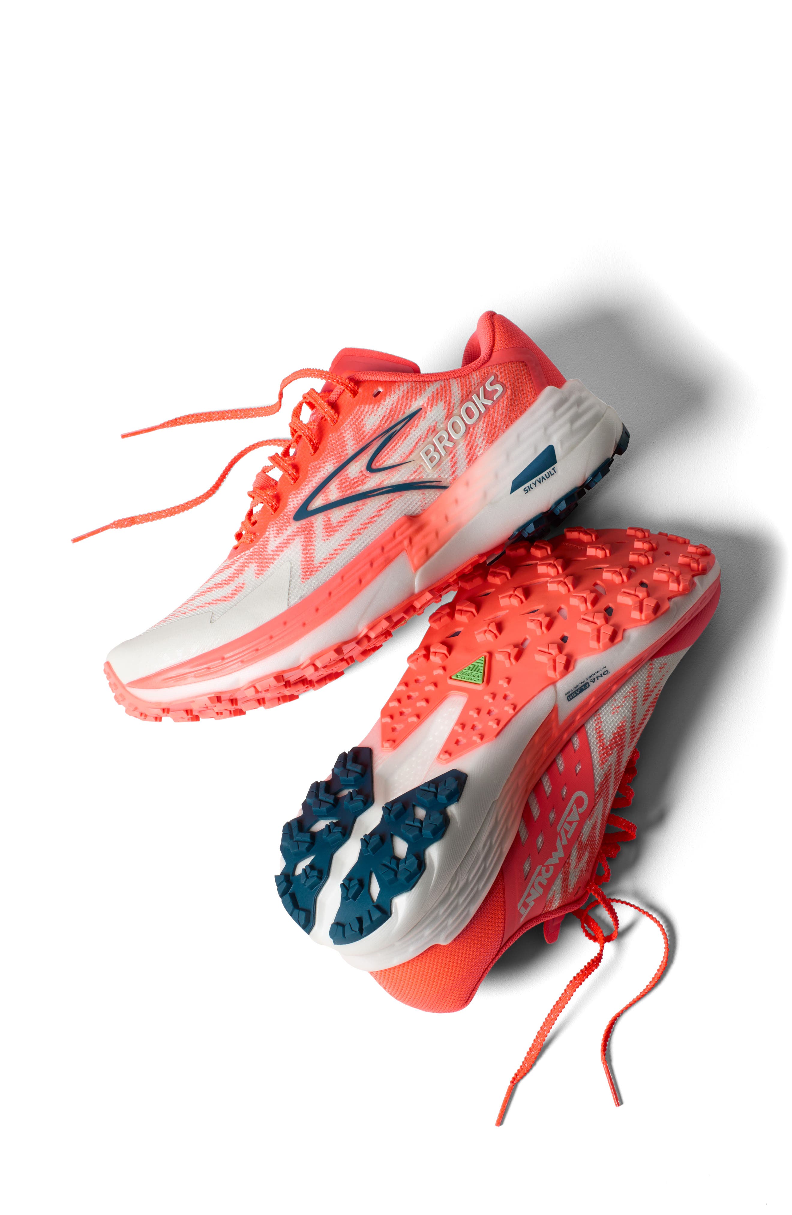 Brooks Catamount Trail Running Shoe, Alternate, color, 