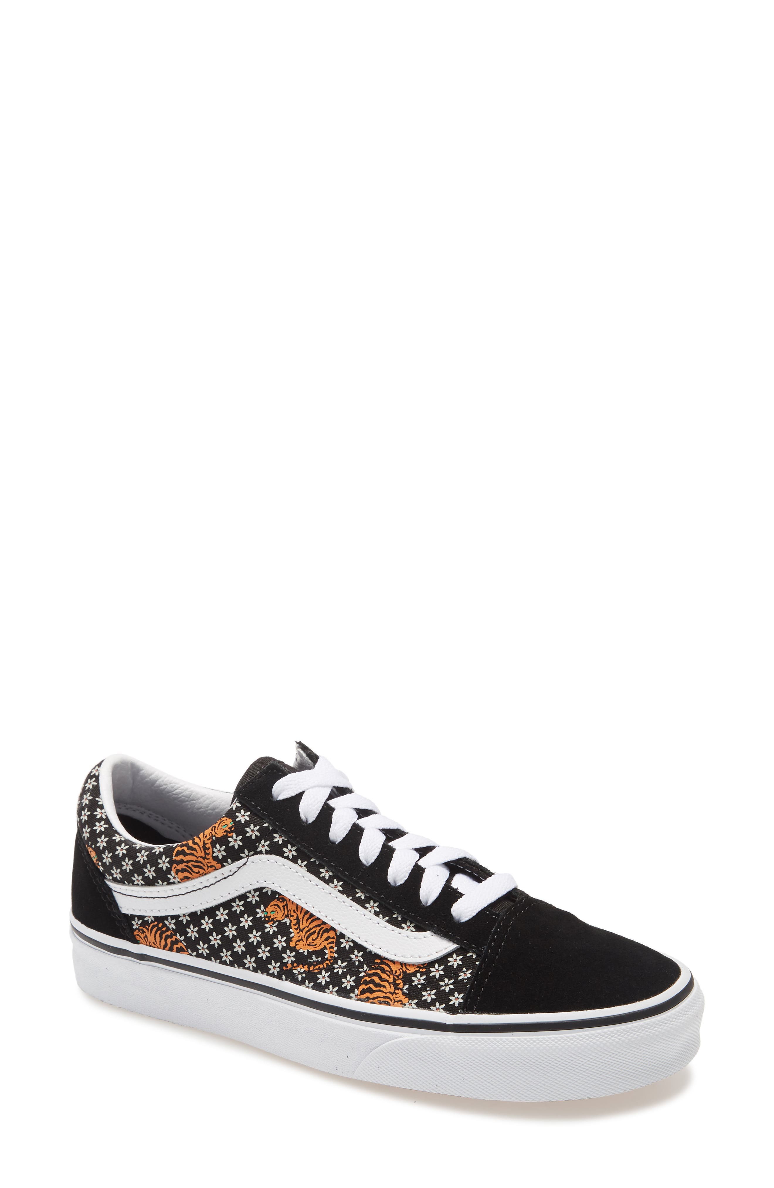 Vans Old Skool Sneaker, Main, color, 