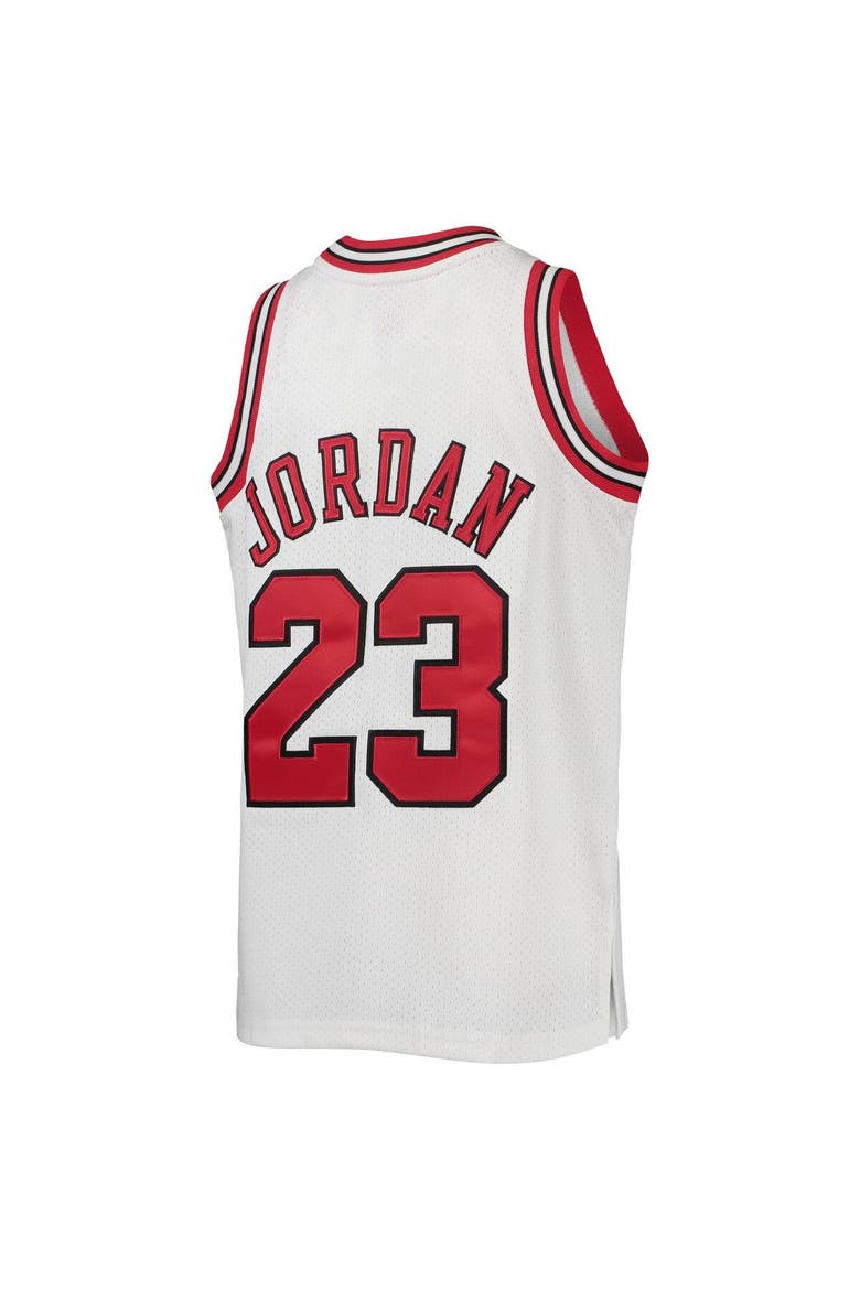Youth Mitchell & Ness Michael Jordan White Chicago Bulls 1997/98 Hardwood Classics Authentic Jersey, Alternate, color, White