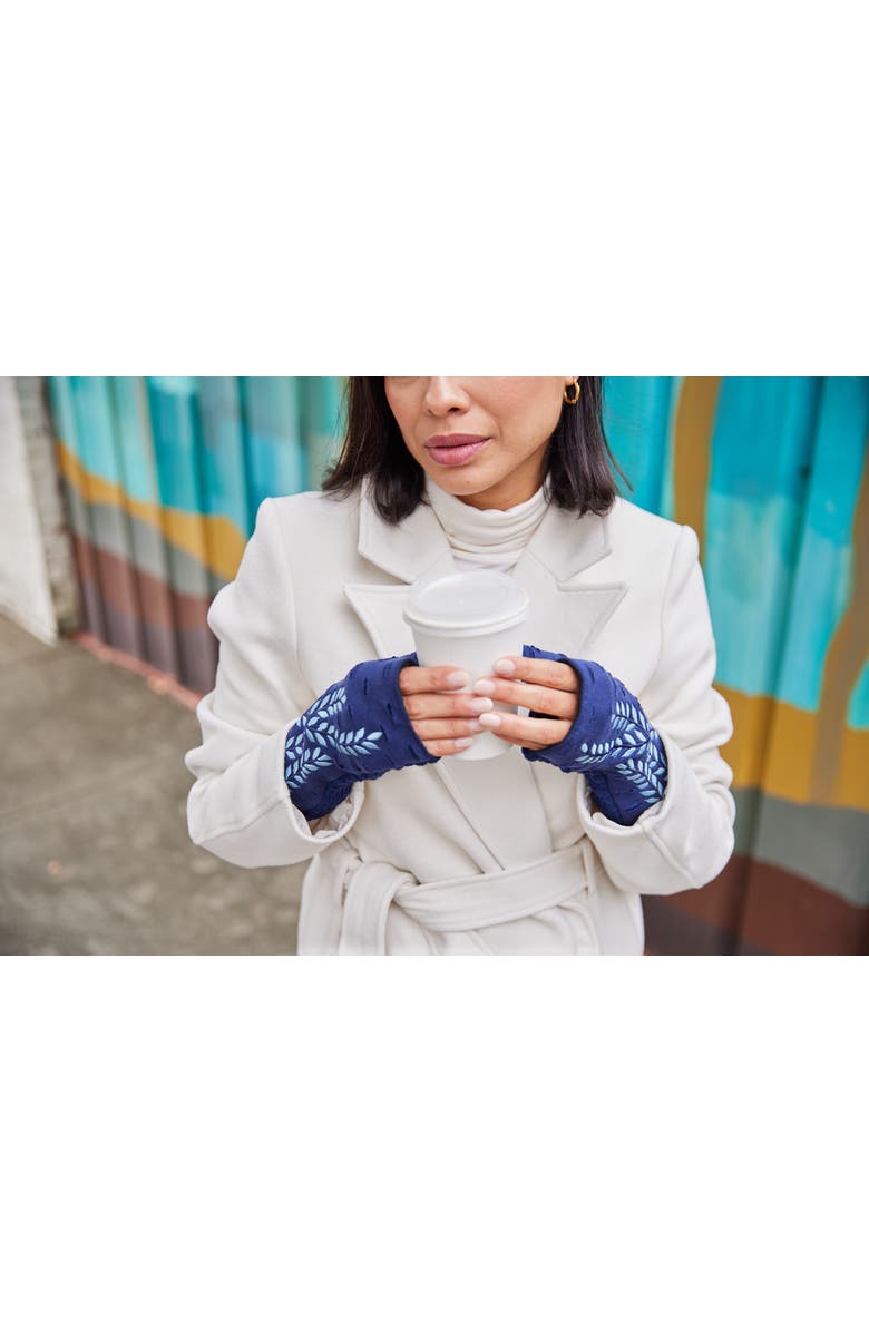 Feelgoodz Women’s Artisan Crafted Fleece Lined Trellis Fingerless Jersey Gloves, Alternate, color, Wisteria