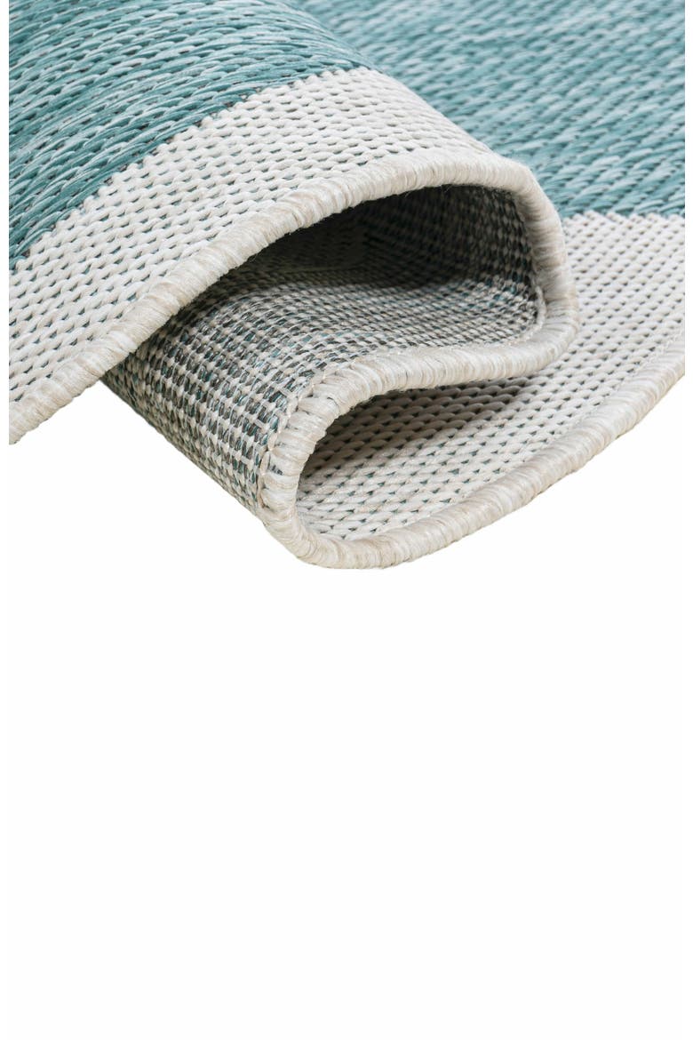 Alice Classic Cottage Two-Tone Scalloped Indoor/Outdoor Shaped Area Rug, Alternate, color, Turquoise/Cream