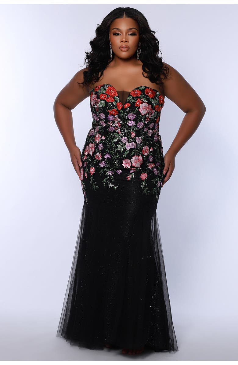 Sydney's Closet Sweetheart Neckline Fitted Floral Plus Size Gown, Main, color,