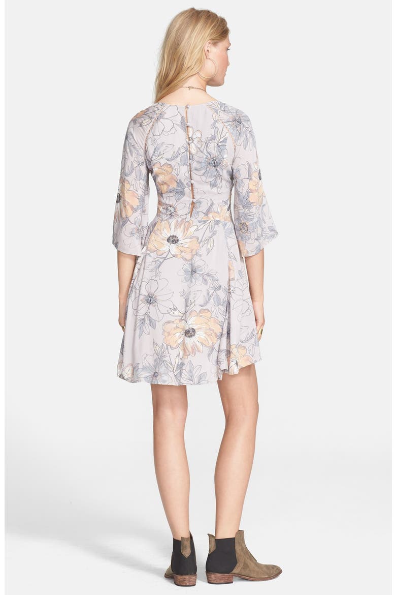 'Eyes On You' Trapeze Dress, Alternate, color, STONE COMBO