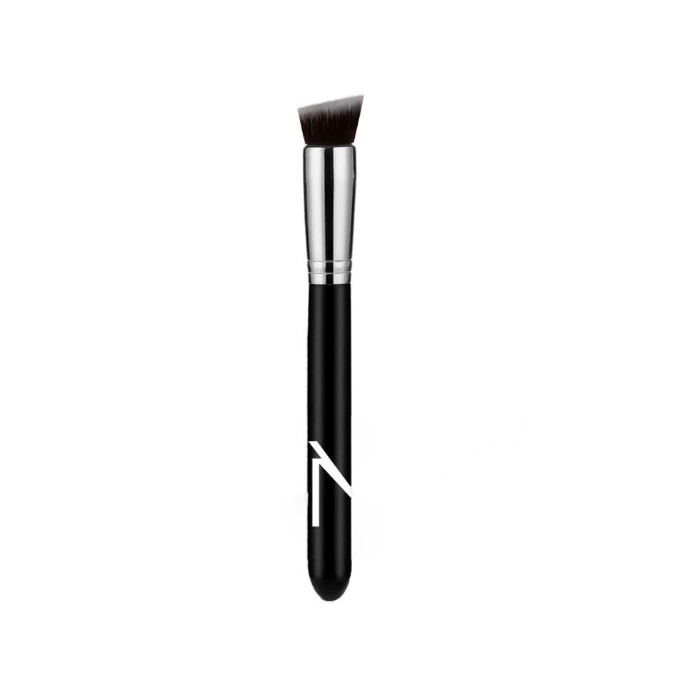 Voodoo Makeup Highlight and Conceal Brush in None 