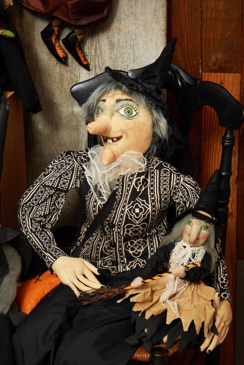 Gallerie Ii Halloween Vahn Witch Large Folk Art Doll Figurine Joe Spencer Gathered Traditions Collec In Black
