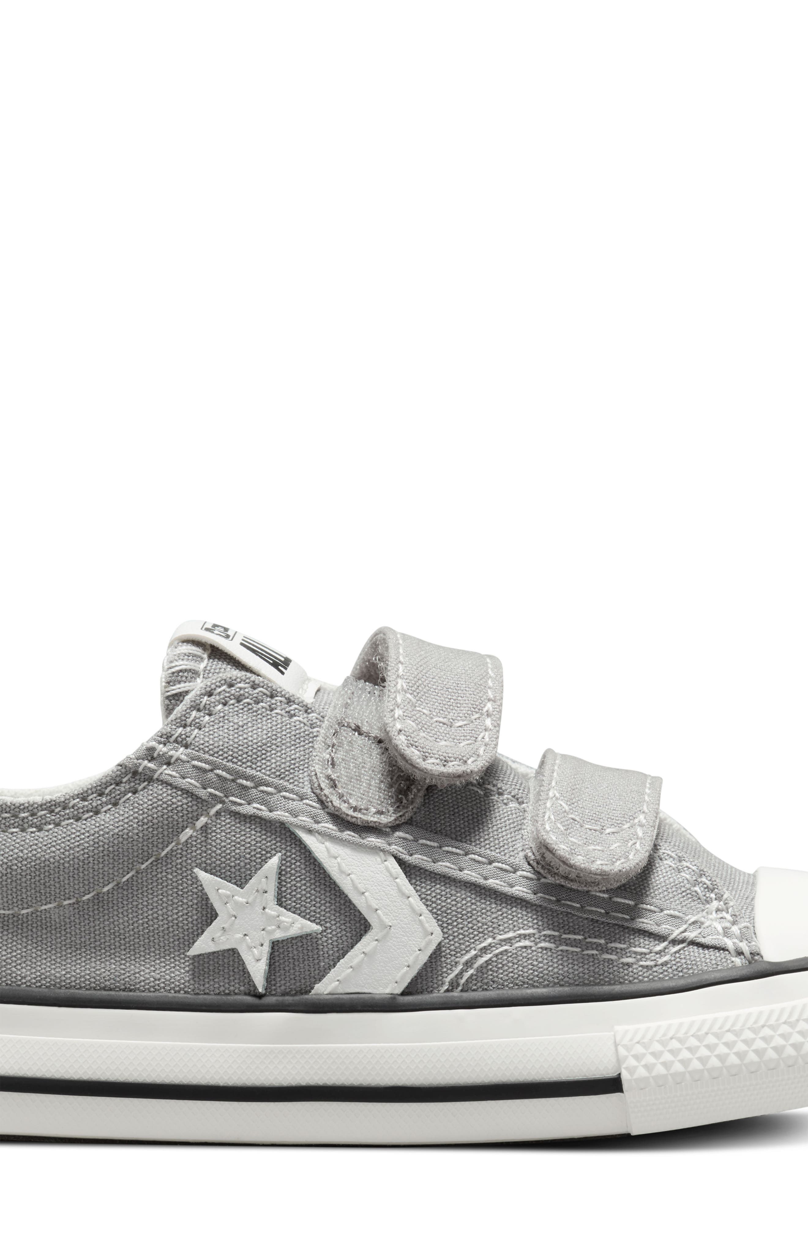 Converse Kids' Star Player 76 2V Low Top Sneaker, Alternate, color, 