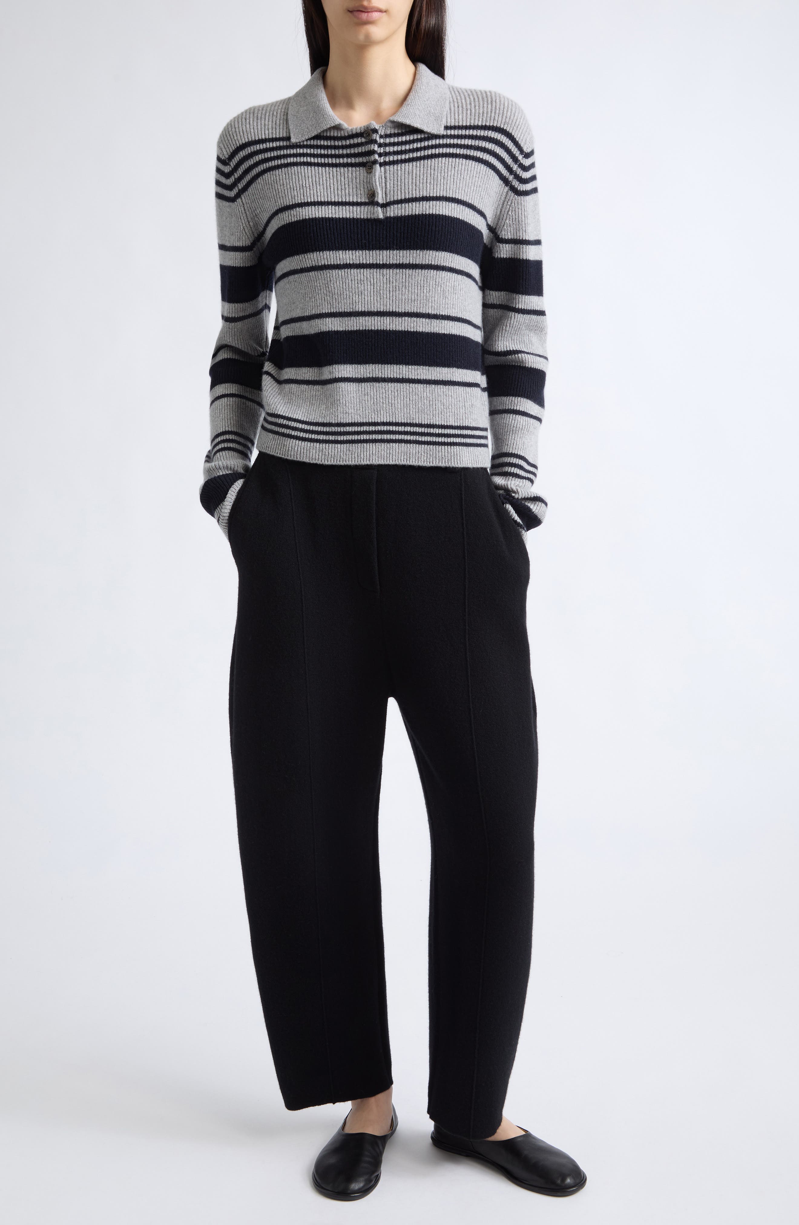 selected SANDERLING/ DEEP NAVY STRIPES