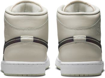 Air Jordan 1 Mid SE Sneaker