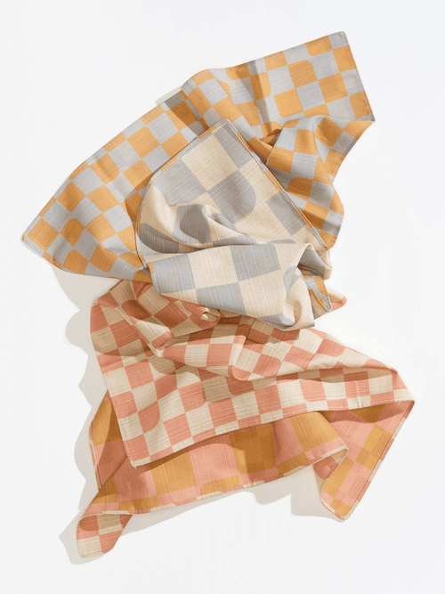 Tortuga Forma Checker Dinner Napkins In Brown