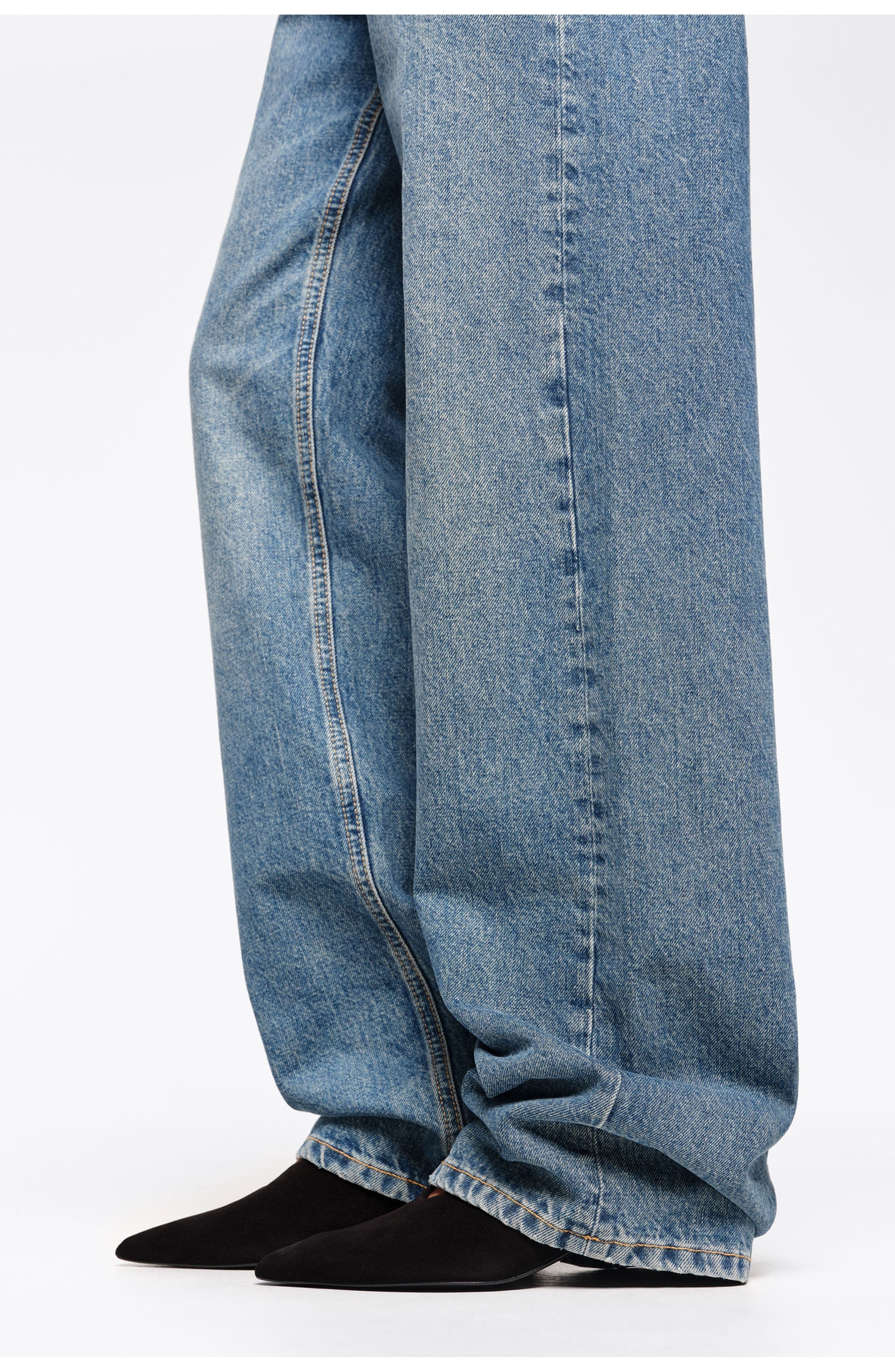 Bimba y Lola Leather Medium Heel Court Shoe, Alternate, color, Black