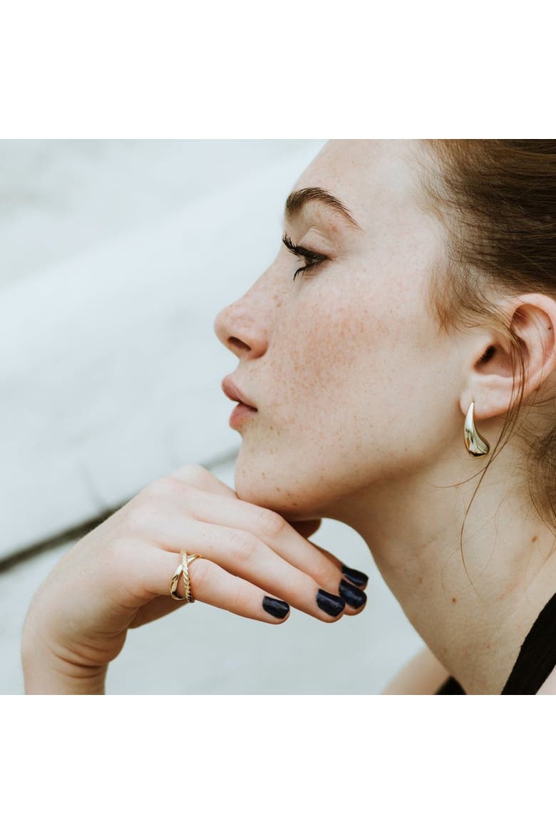 The Hawthorn Twistline Ring, Alternate, color, Gold