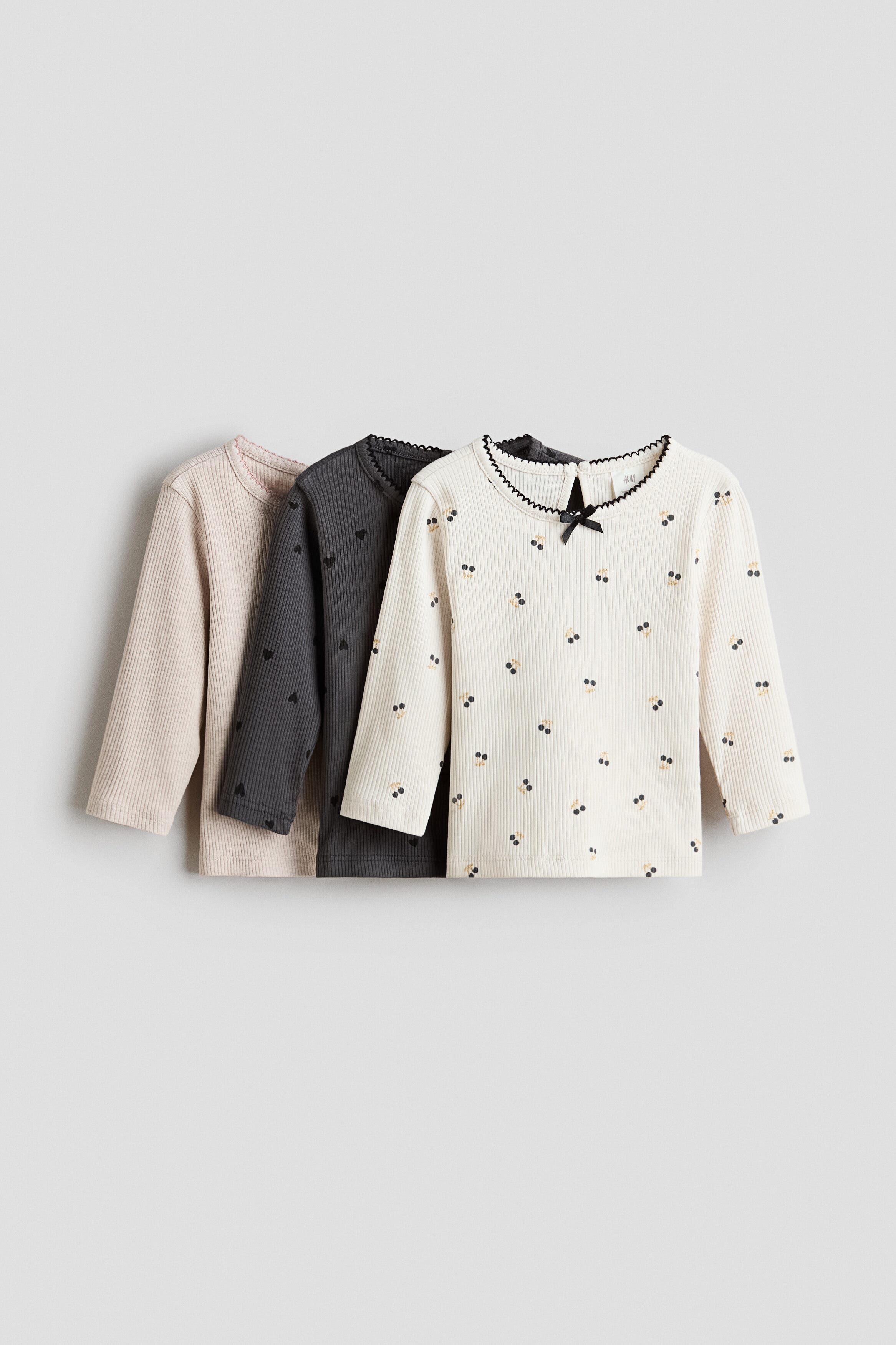 selected Light beige/cherries