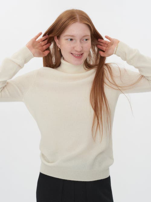 Gobi Mongolian Cashmere Classic Turtle Neck In Marshmallow