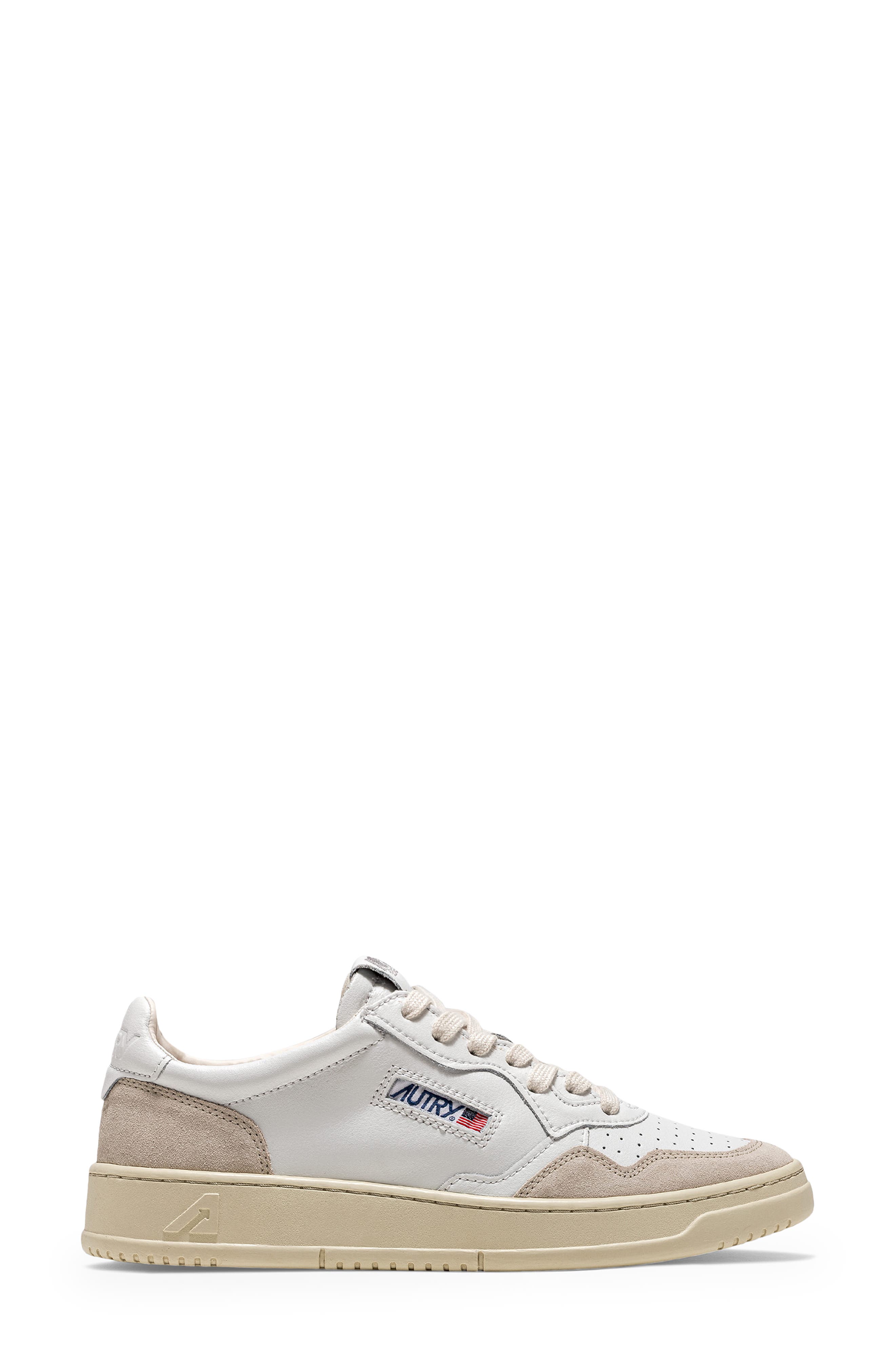 AUTRY Medalist Low Sneaker, Alternate, color, White/ Beige