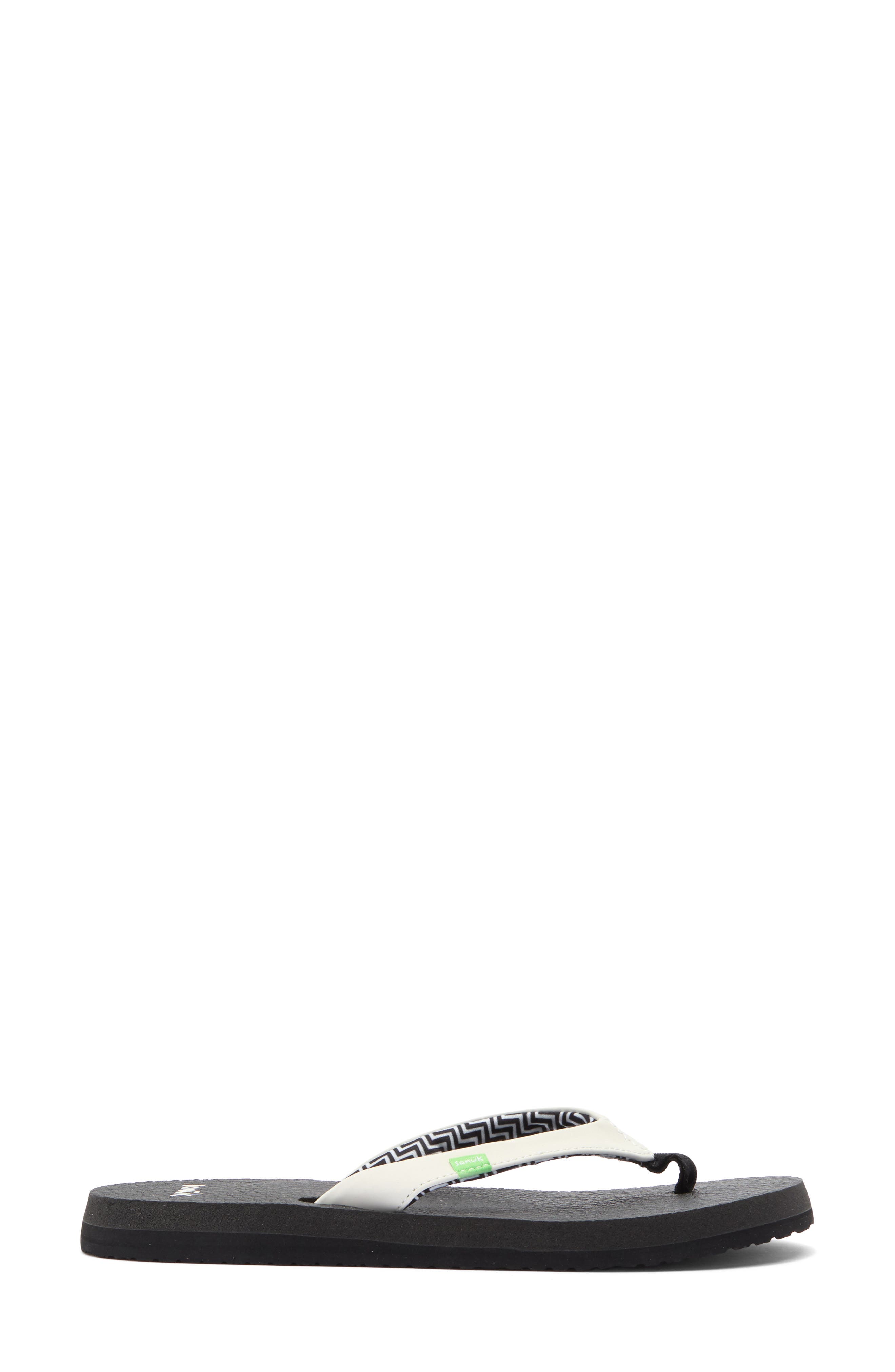 Yoga Serenity 4 Zigzag Flip Flop, Alternate, color, WHT