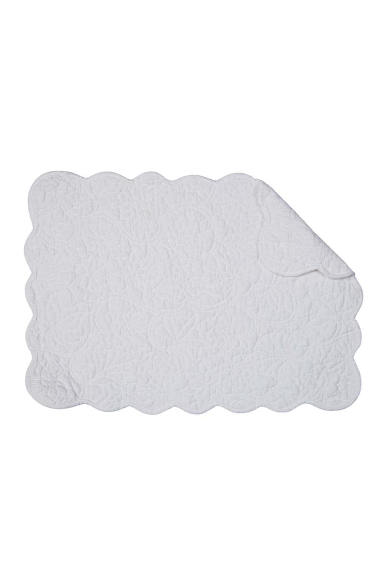 C&F Home Christiana White Reversible Machine Washable Scallop Quilt Placemats Set of 6, Alternate, color, White