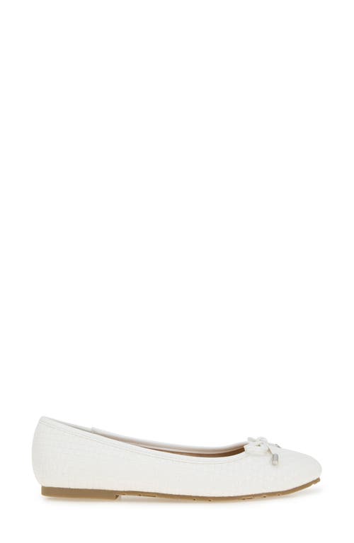 Reaction Kenneth Cole Elstree Ballet Flat In White Woven