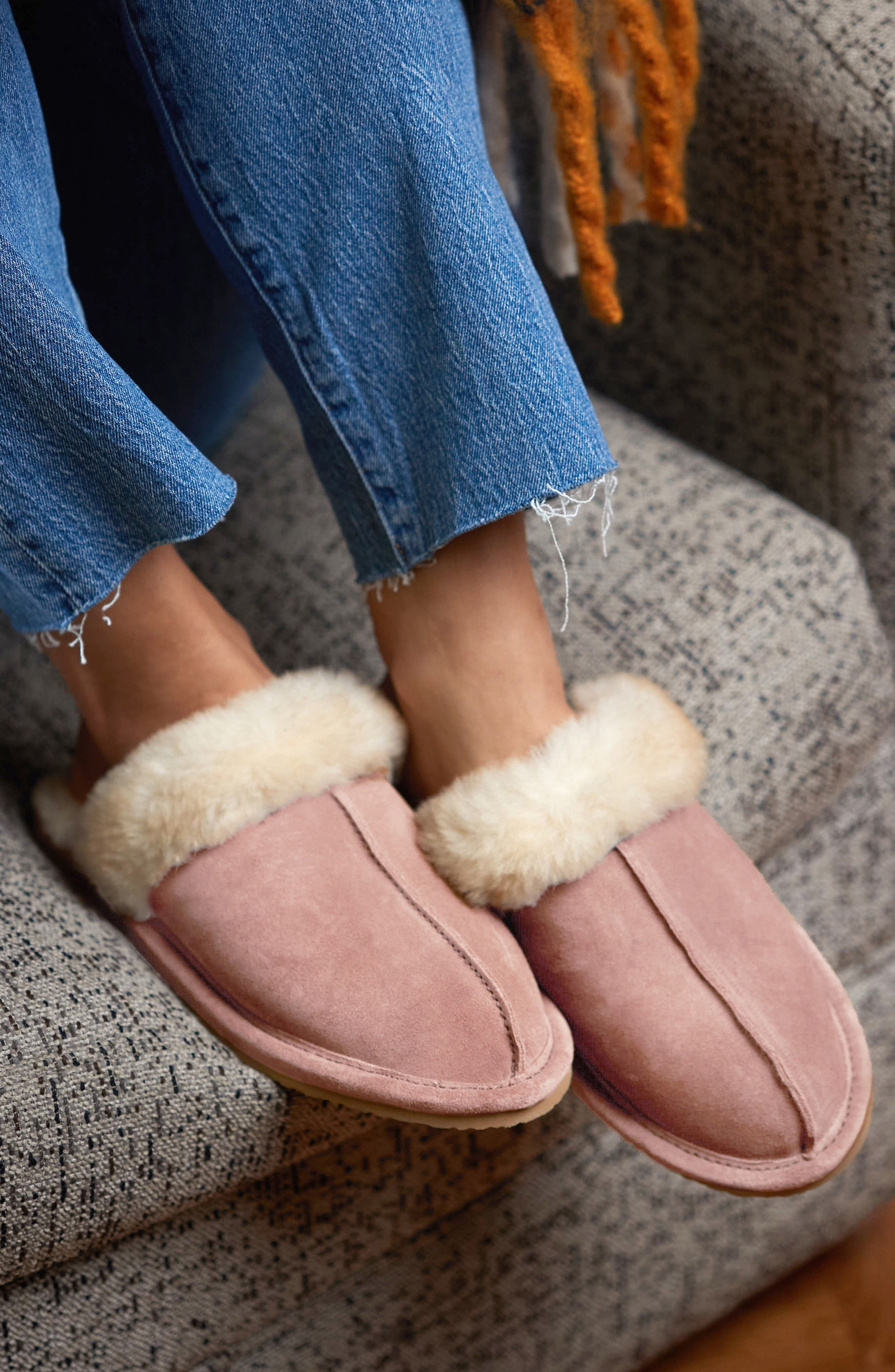 Minnetonka Genuine Sheepskin Slipper, Alternate, color, Pink Blush