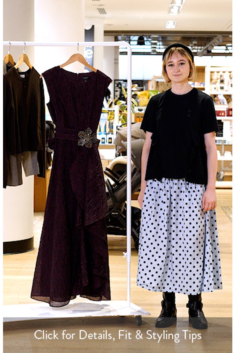 Crinkle Taffeta Sleeveless Gown video