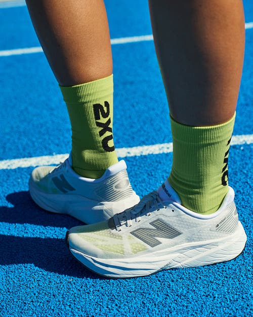 2xu Vectr Light Cushion Crew Socks In Green