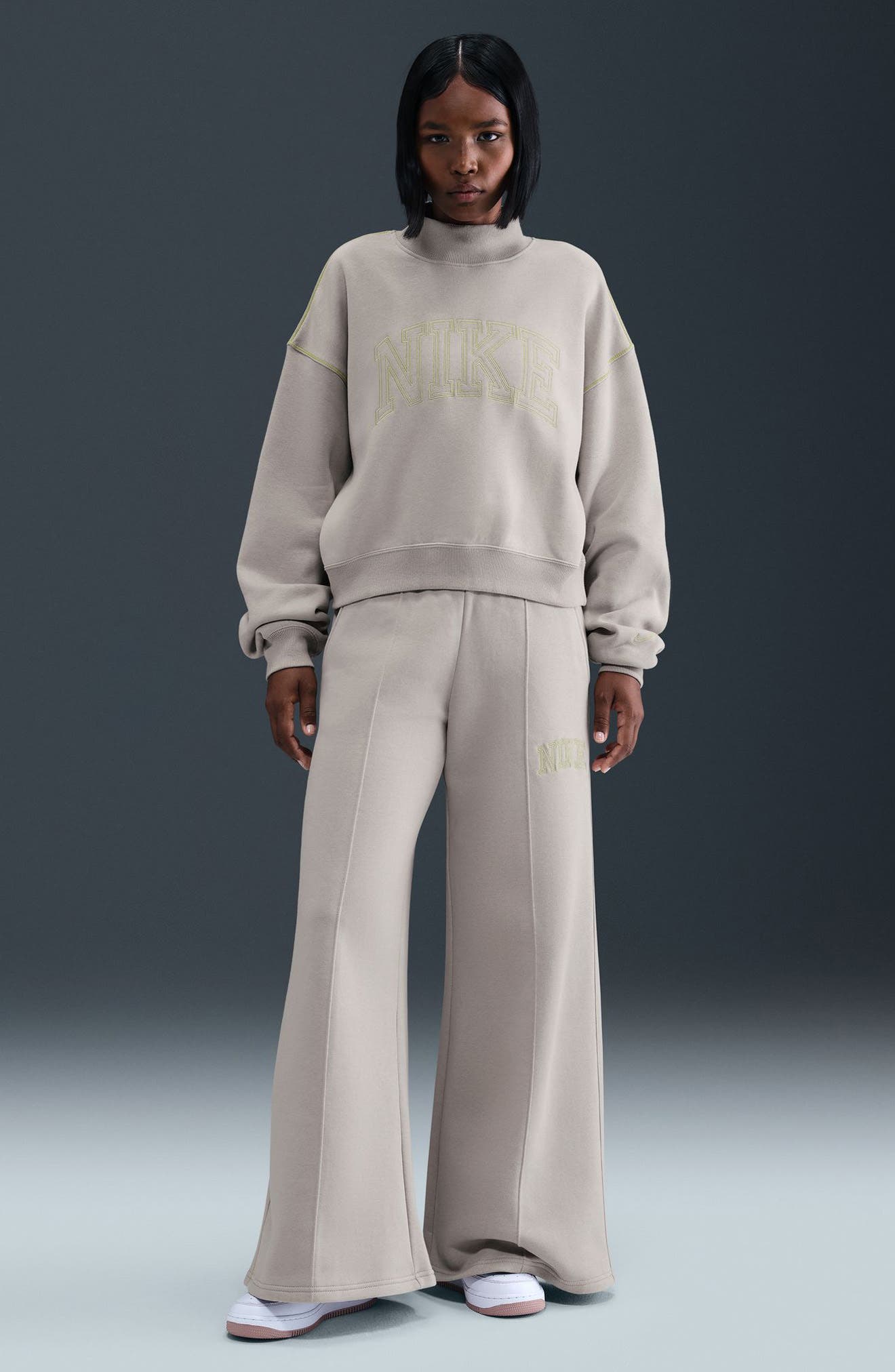 women's nike mock neck sweatshirt