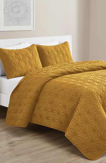 VCNY HOME Kaleidoscope Embossed Geometric Quilt Set - King