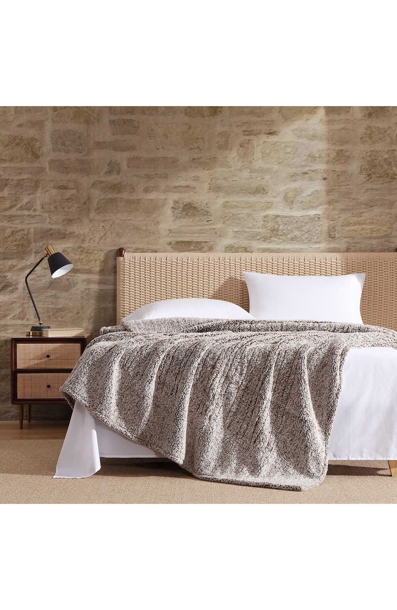 Eddie Bauer Lookout Mountain Tipped Faux Shearling Heated Blanket, Alternate, color, Brown