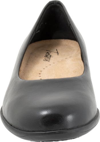 Trotters Womens Rozalin Loafer Flat Black Trotters Women's Rozalin
