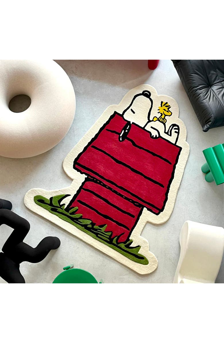 Maison Deux Peanuts Dog House Rug, Alternate, color, Red / Black