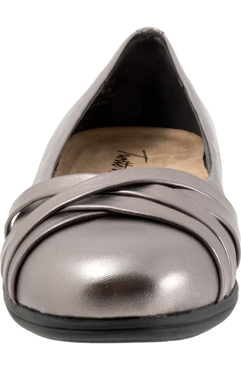 Trotters Daphne Flat, Alternate, color, Pewter