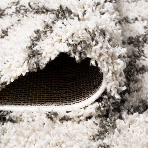 Jonathan Y Algaida Moroccan Diamond Shag Area Rug In Beige/dark Gray