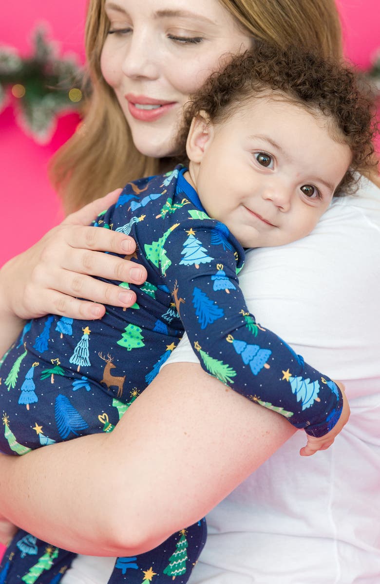 RuggedButts Merry Pines Wrinkle Resistant Zip Front Long Sleeve Footie, Alternate, color, 