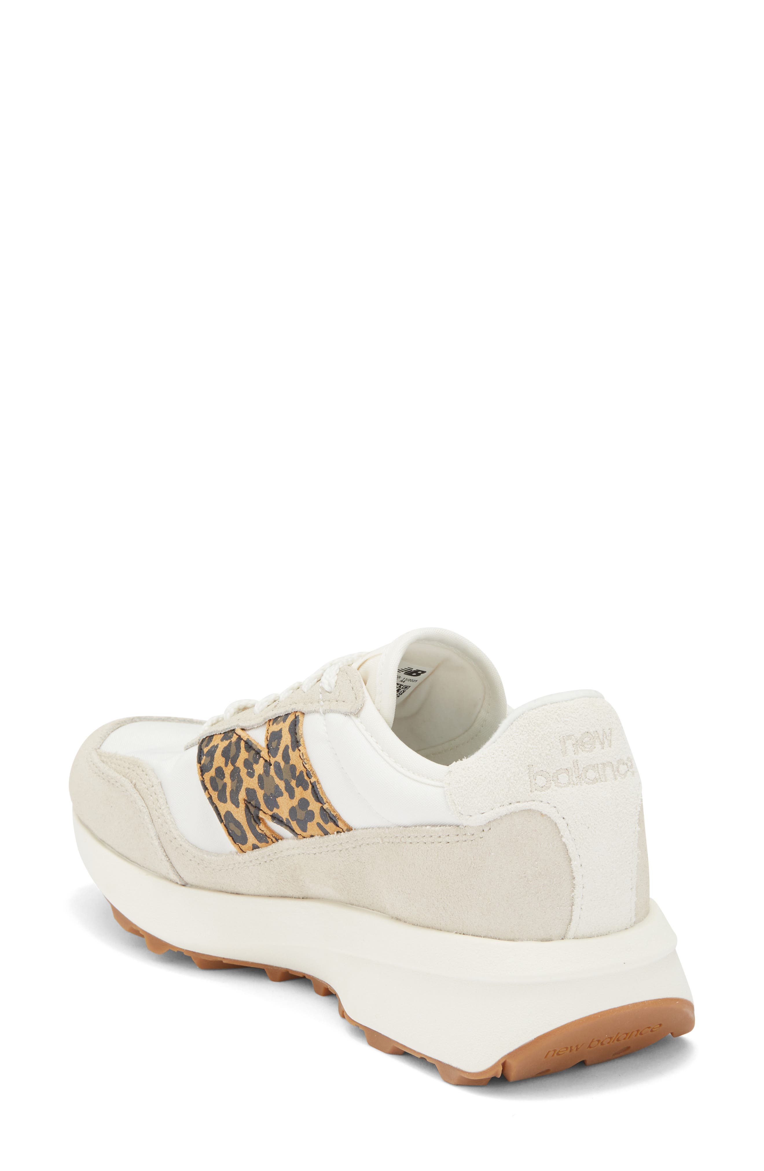 New Balance Gender Inclusive 370 Sneaker, Alternate, color, Timber Wolf/ Gum