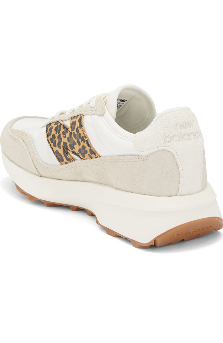 New Balance Gender Inclusive 370 Sneaker, Alternate, color, Timber Wolf/ Gum