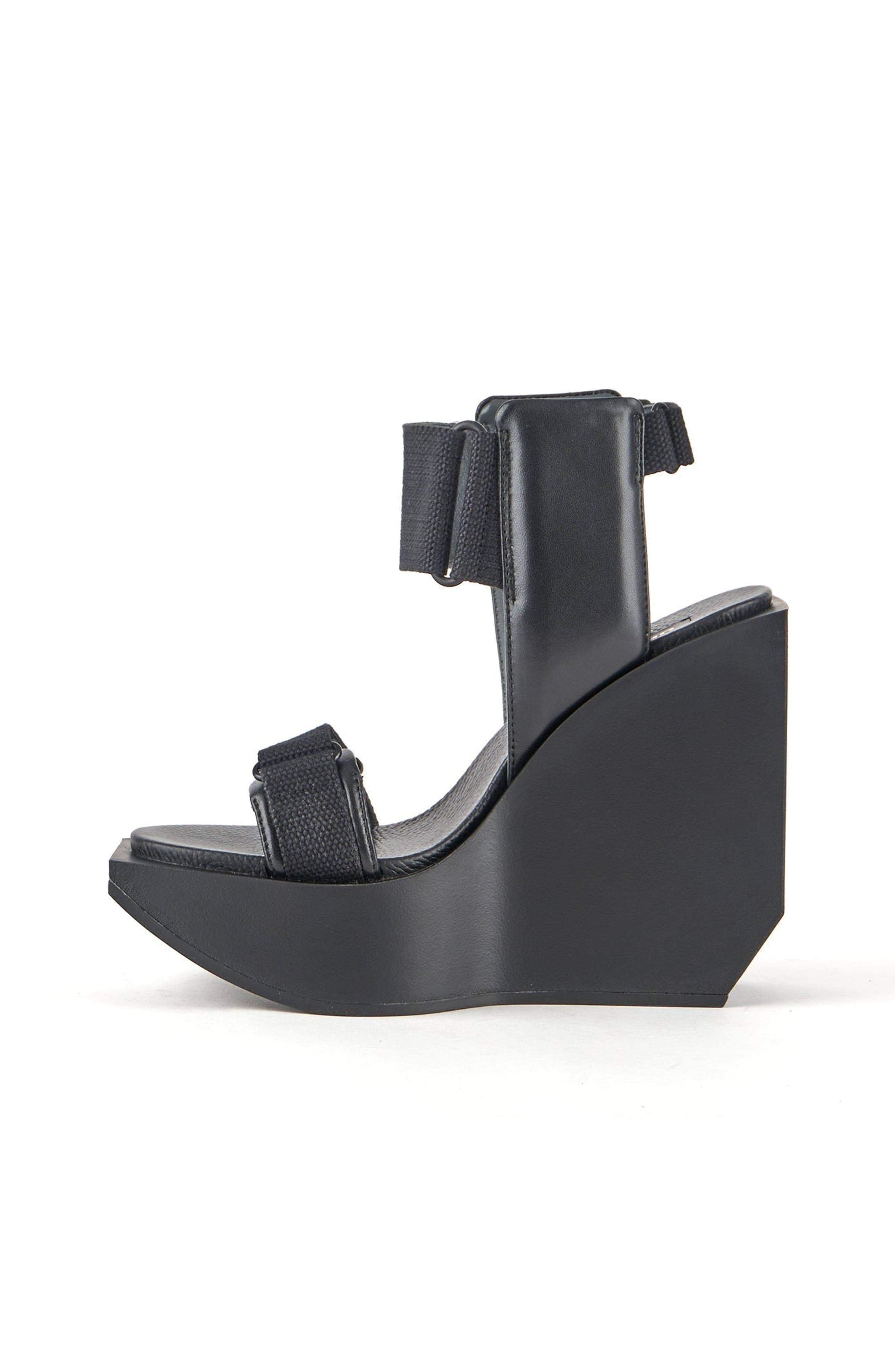 Wa Puffy Hi Pumps, Alternate, color, Black