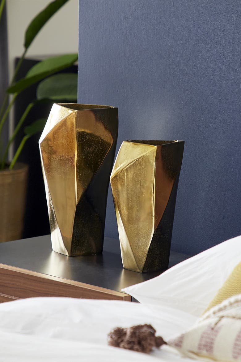 Tall Rug Display Rack VIVIAN LUNE HOME Large Modern Gold Geometric Metal Vases - Set of 2 ...