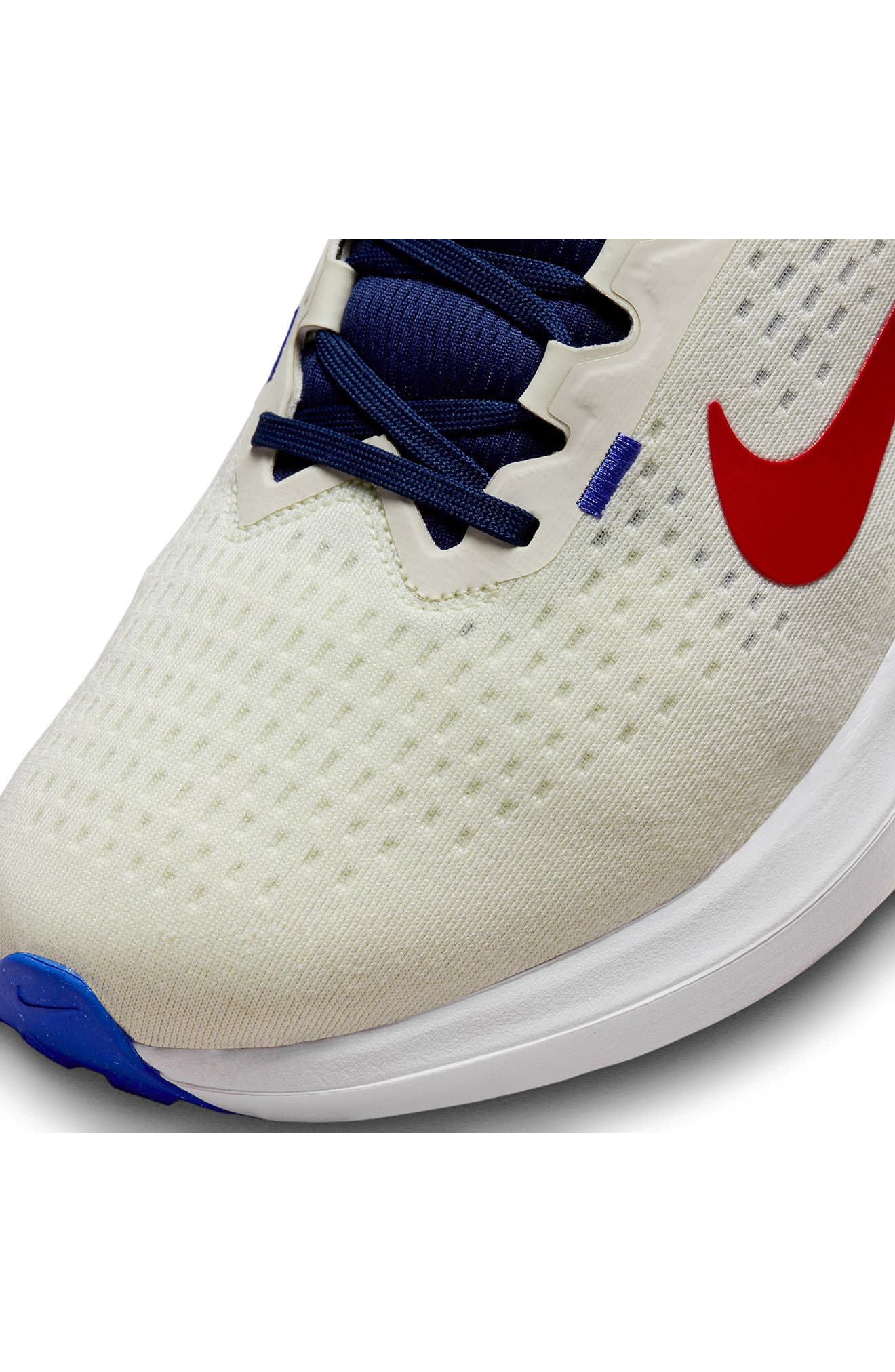 Air Winflo 10 Running Shoe - Wide Width (Men) | Nordstromrack display picture 3