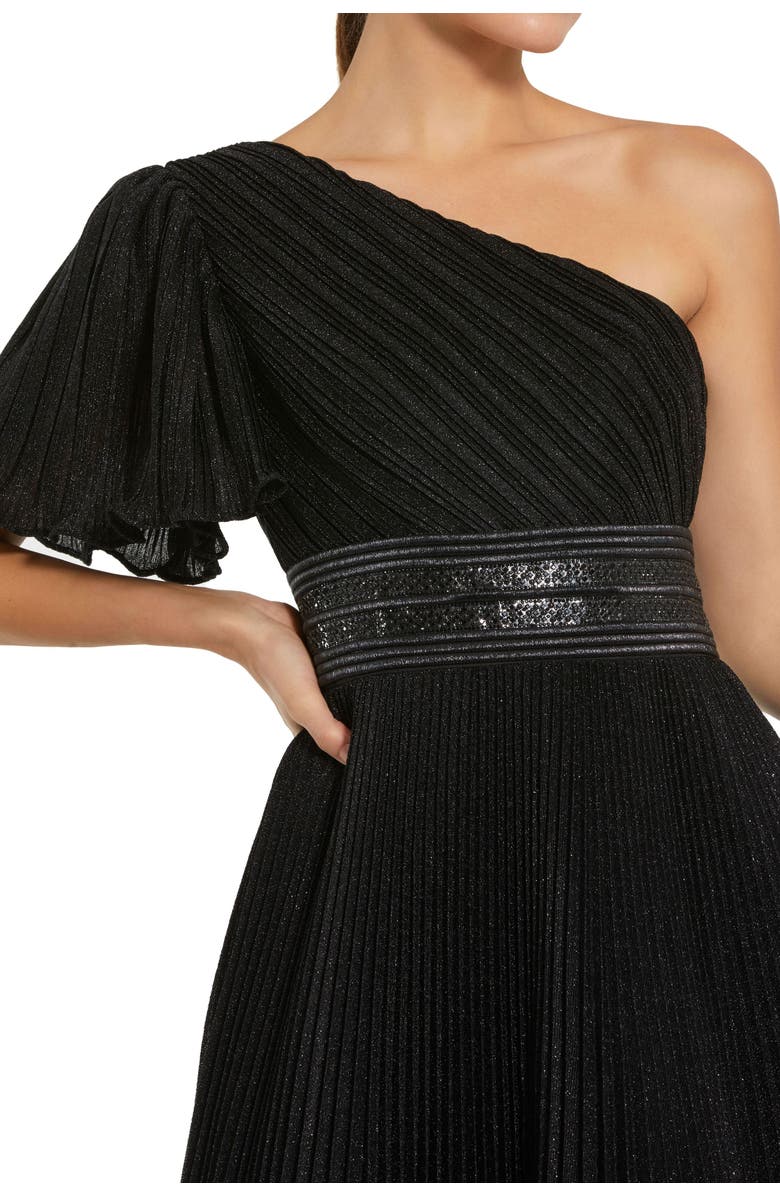 Mac Duggal Pleated Shimmering Georgette One Shoulder Gown, Alternate, color, Black
